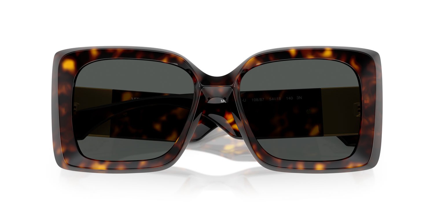 Occhiali da sole Versace VE 4467U (108/87) colore havana forma irregolare lenti grigio scuro