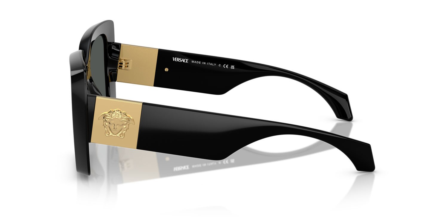 Occhiali da sole Versace VE 4467U (GB1/87) colore nero forma irregolare lenti grigio scuro