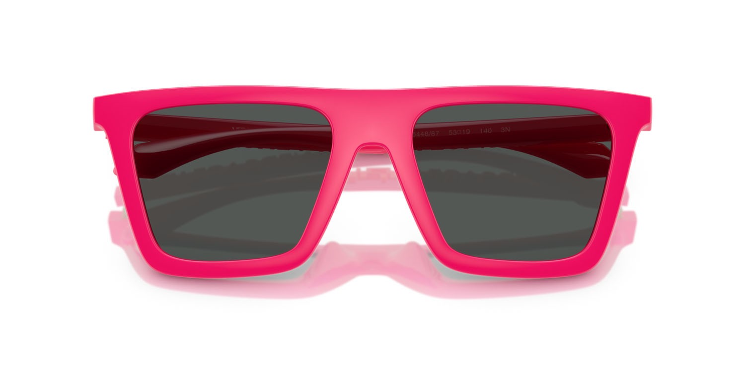 Occhiali da sole Versace VE 4468U (544887) colore fuchsia fluo forma rettangolare lenti grigio scuro