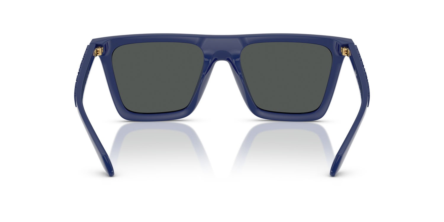 Occhiali da sole Versace VE 4468U (545087) colore blu pieno forma rettangolare lenti grigio scuro