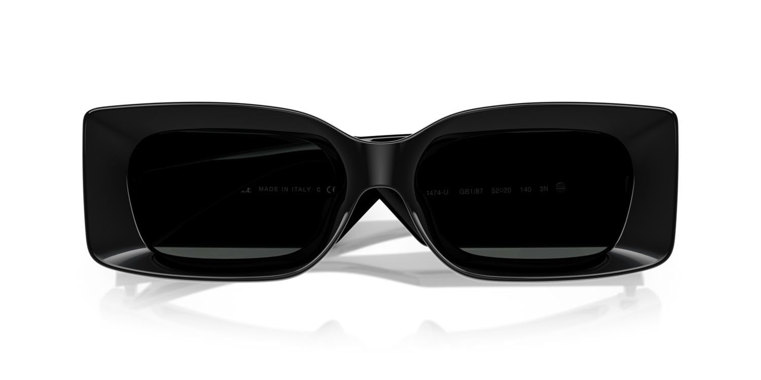 Occhiali da sole Versace VE 4474U (GB1/87) colore nero forma rettangolare lenti grigio scuro