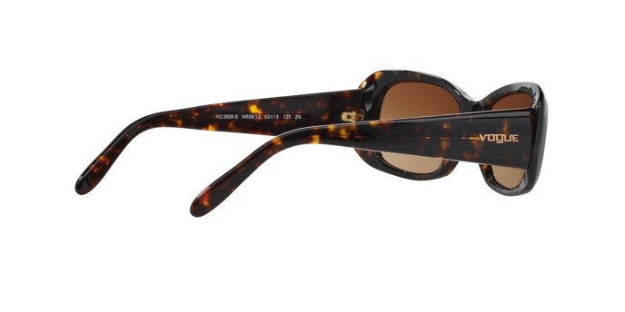 Occhiali da sole Vogue VO 2606S (W65613) colore havana forma rettangolare lenti brown gradient