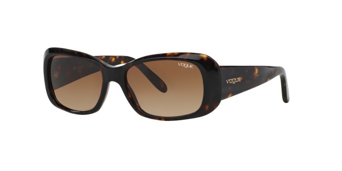 Occhiali da sole Vogue VO 2606S (W65613) colore havana forma rettangolare lenti brown gradient