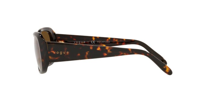 Occhiali da sole Vogue VO 2606S (W656T5) colore dark havana forma rettangolare lenti polar brown gradient