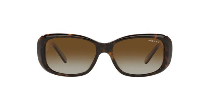 Occhiali da sole Vogue VO 2606S (W656T5) colore dark havana forma rettangolare lenti polar brown gradient