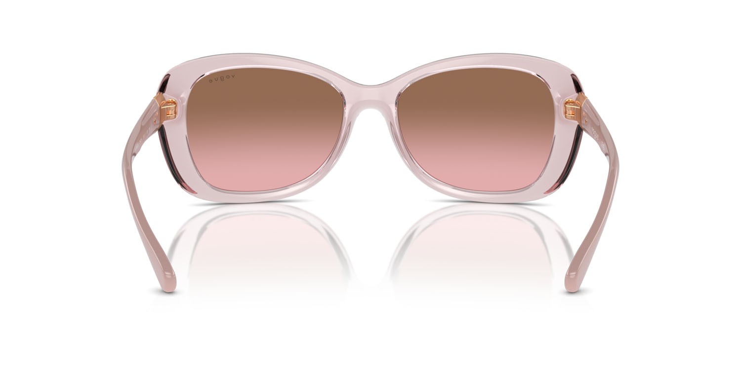 Sonnenbrillen Vogue VO 2943SB (294214) farbe rosa trasparente form schmetterling gläser rosa sfumato marrone
