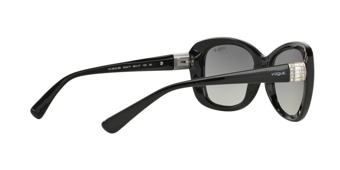 Occhiali da sole Vogue VO 2943SB (W44/11) colore black forma farfalla lenti gray gradient