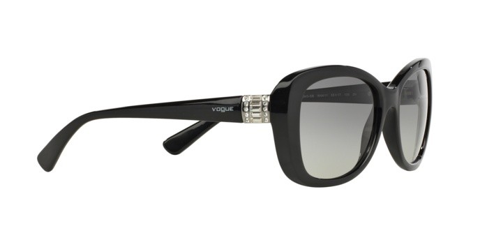 Occhiali da sole Vogue VO 2943SB (W44/11) colore black forma farfalla lenti gray gradient