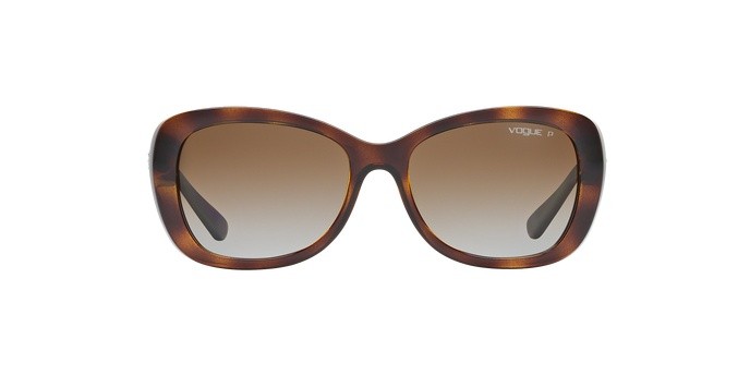 Occhiali da sole Vogue VO 2943SB (W656T5) colore dark havana forma farfalla lenti polar brown gradient