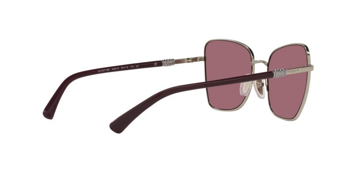 Occhiali da sole Vogue VO 4277SB (848/1A) colore oro pallido forma farfalla lenti viola