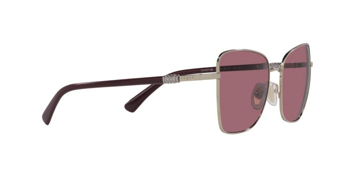 Occhiali da sole Vogue VO 4277SB (848/1A) colore oro pallido forma farfalla lenti viola