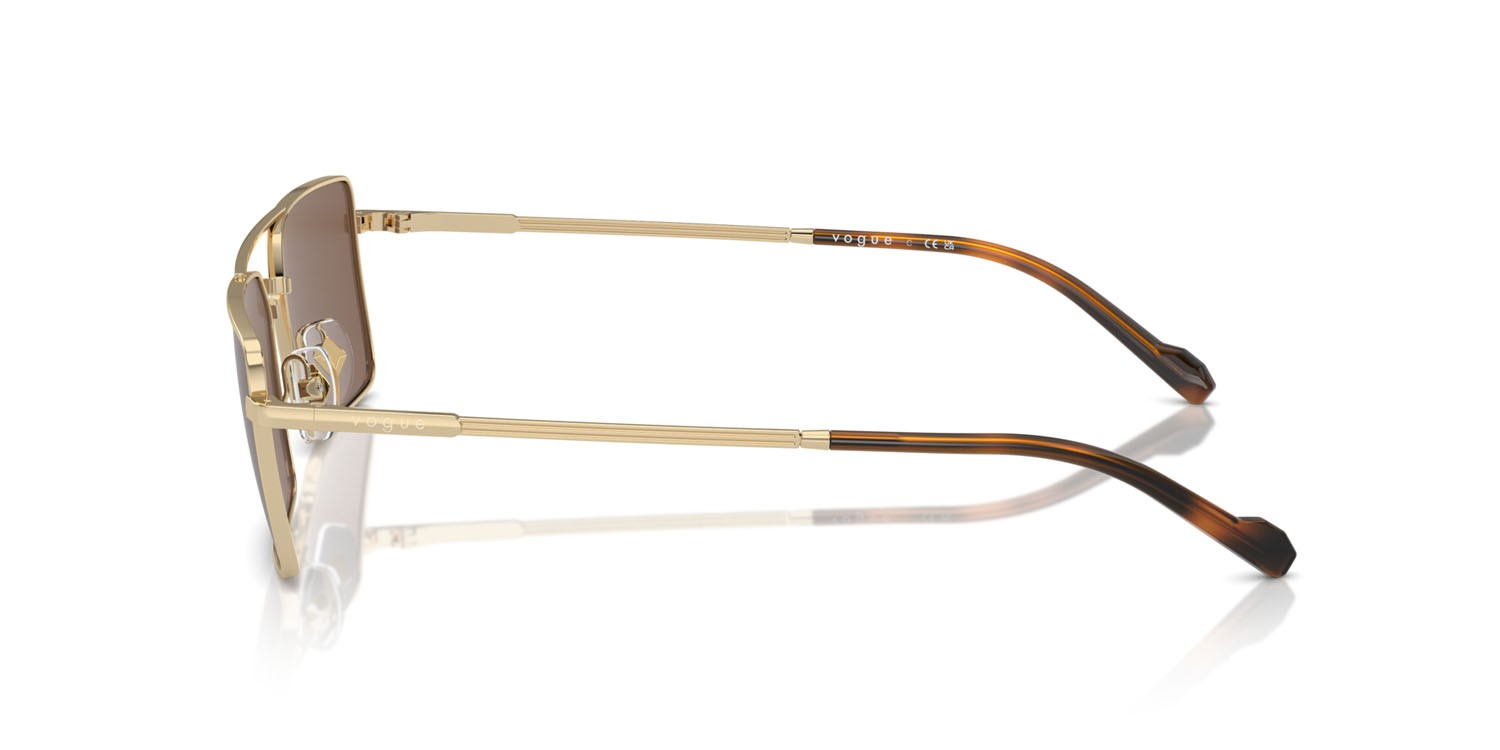 Occhiali da sole Vogue VO 4309S (848/73) colore oro pallido forma rettangolare lenti marrone scuro