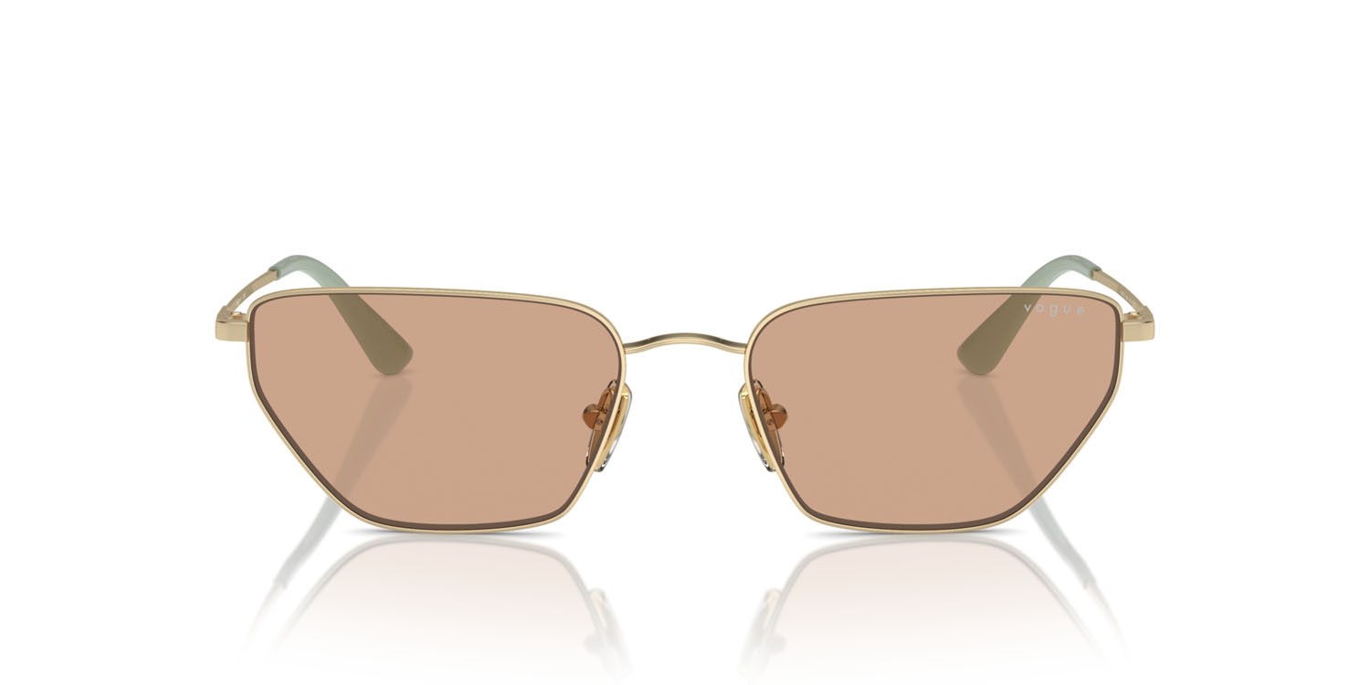 Occhiali da sole Vogue VO 4316S (848/3) colore oro pallido forma irregolare lenti marrone