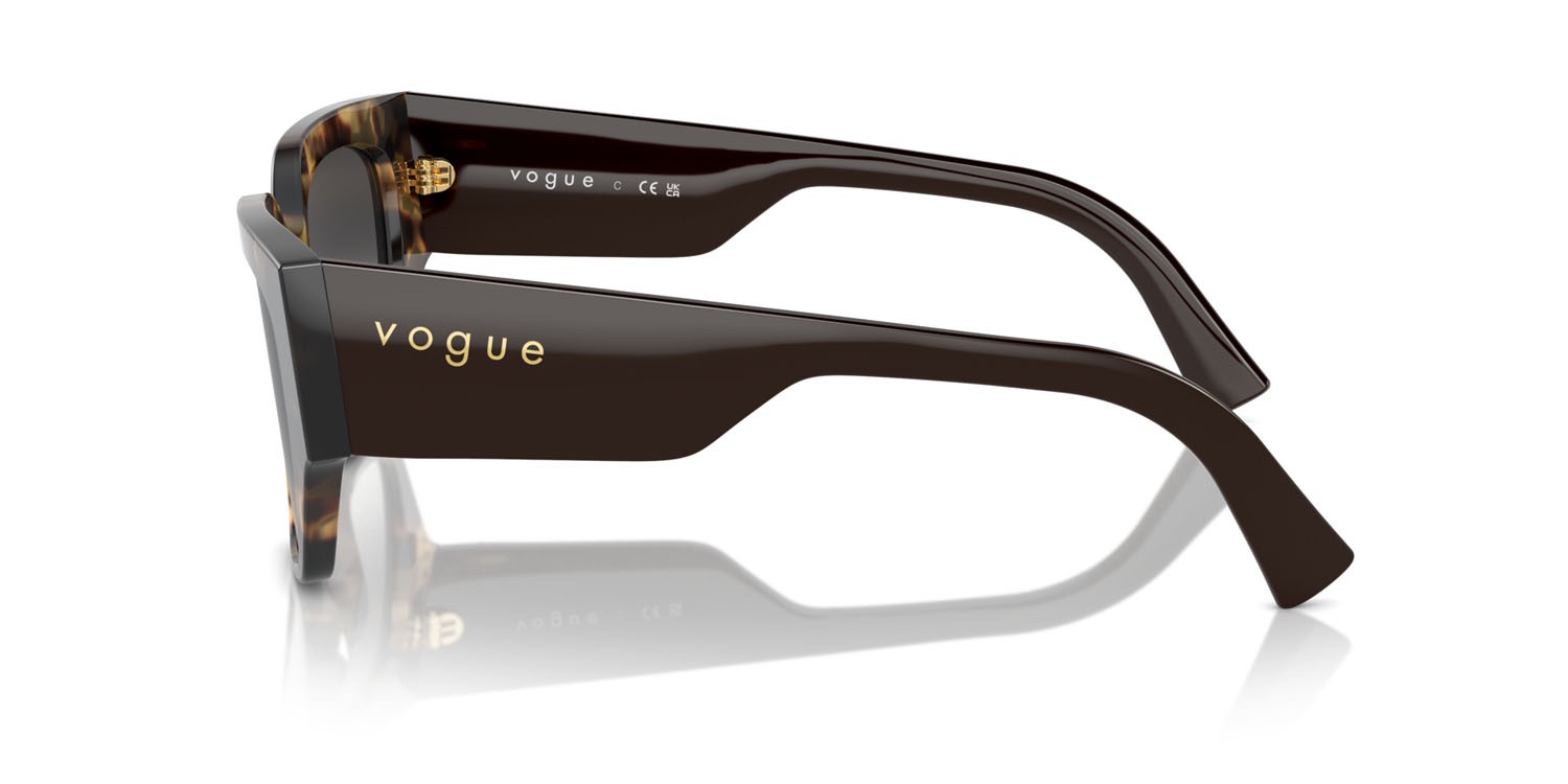 Sunglasses Vogue VO 5409S (26058G) color tartarugato giallo shape irregular lenses grigio sfumato nero