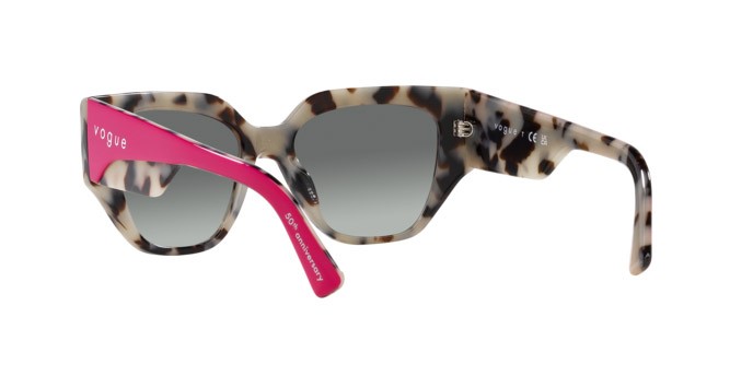 Occhiali da sole Vogue VO 5409S (307611) colore ivory/beige tortoise forma irregolare lenti grigio sfumato