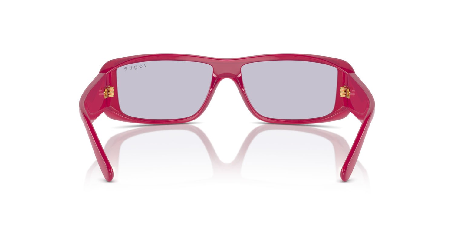 Occhiali da sole Vogue VO 5442SM (23091A) colore opal dark rose forma rettangolare lenti lilla
