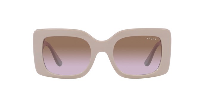 Occhiali da sole Vogue VO 5481S (304968) colore full light grey forma rettangolare lenti violetto sfumato marrone