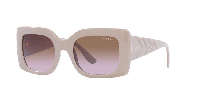 Occhiali da sole Vogue VO 5481S (304968) colore full light grey forma rettangolare lenti violetto sfumato marrone