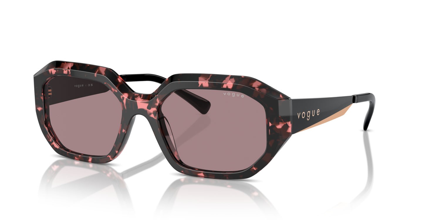 Sunglasses Vogue VO 5554S (31487N) color tartarugato rosso shape irregular lenses viola chiaro/marrone