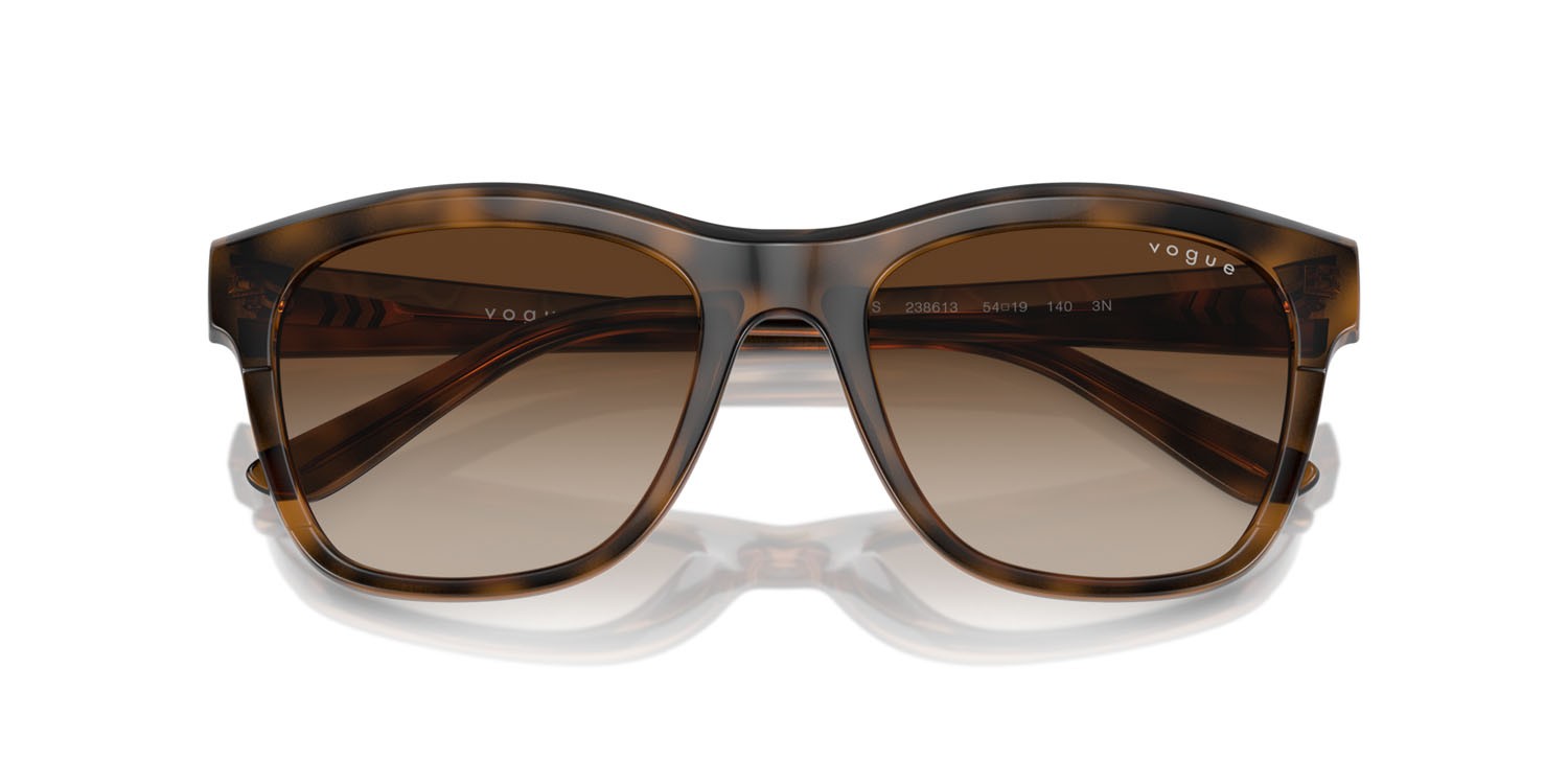 Sunglasses Vogue VO 5557S (238613) color top havana scuro/marrone chiaro shape square lenses marrone sfumato
