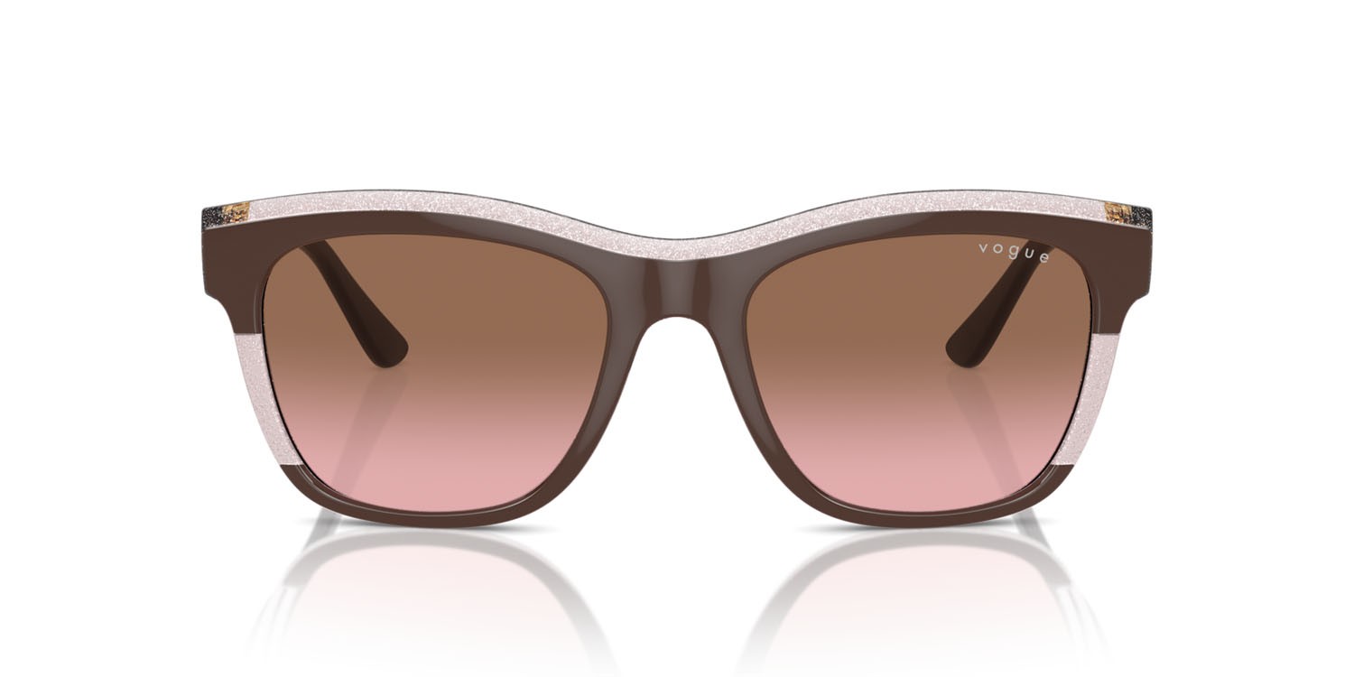 Sonnenbrillen Vogue VO 5557S (313614) farbe brown/transparent rose glitter form quadratisch gläser rosa sfumato marrone
