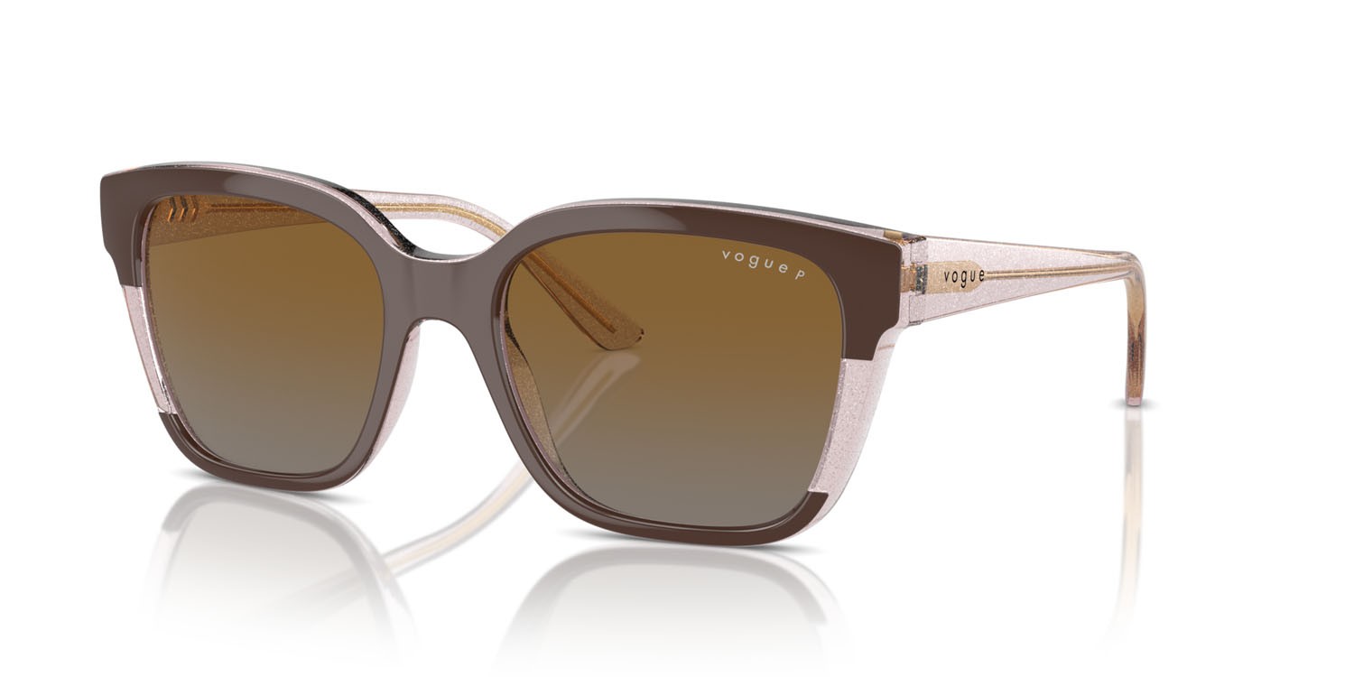 Occhiali da sole Vogue VO 5558S (3136T5) colore brown/transparent rose glitter forma quadrato lenti grigio sfumato marrone polarizzata