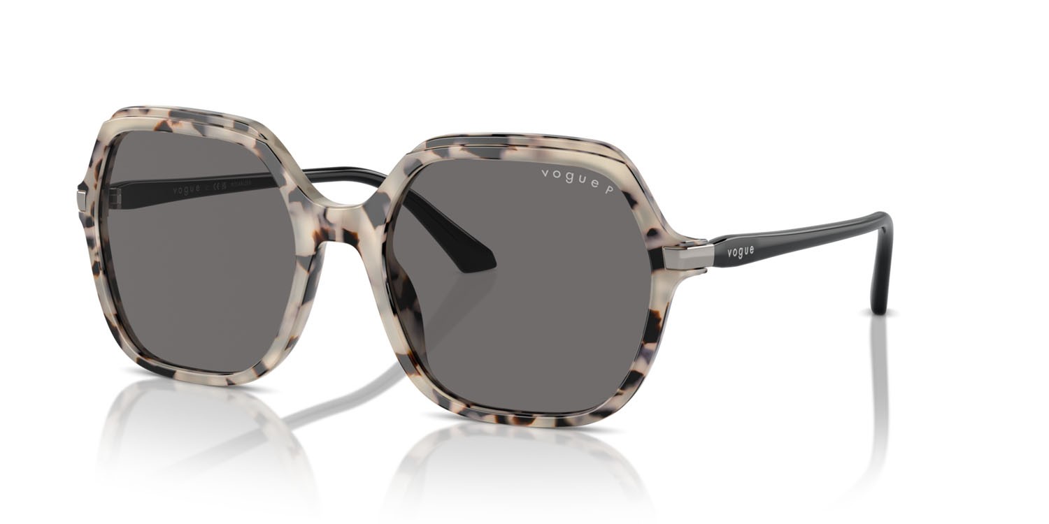 Occhiali da sole Vogue VO 5561S (307681) colore avorio tartarugato forma quadrato lenti polarized grigio scuro