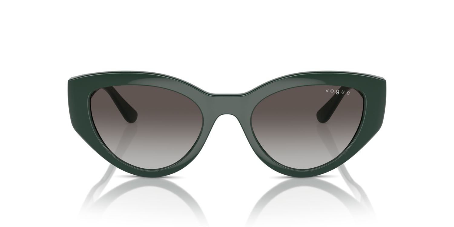 Occhiali da sole Vogue VO 5566S (31228G) colore verde scuro full forma cat eye lenti grigio sfumato nero