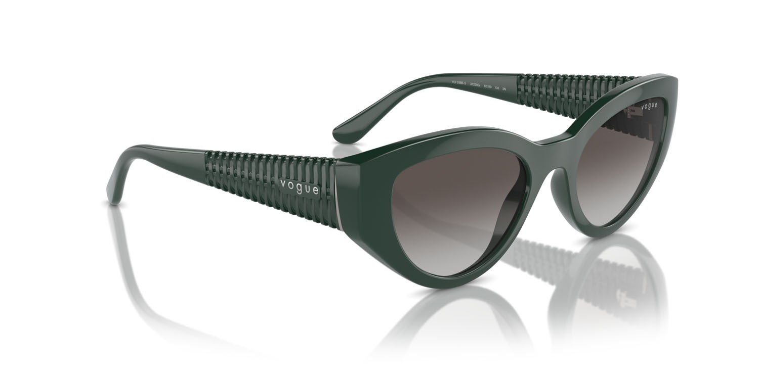 Occhiali da sole Vogue VO 5566S (31228G) colore verde scuro full forma cat eye lenti grigio sfumato nero