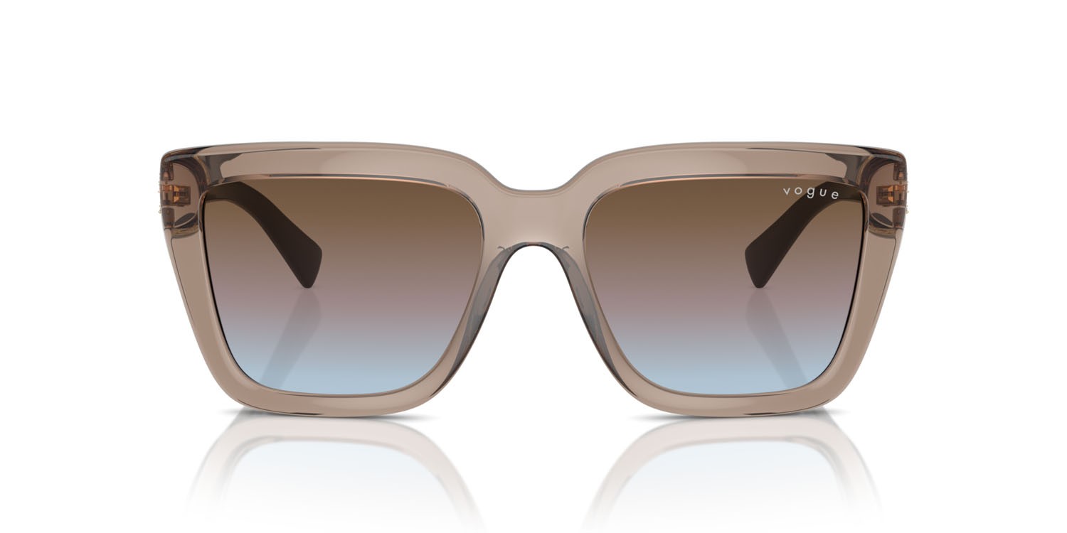 Occhiali da sole Vogue VO 5575SB (294048) colore marrone trasparente forma farfalla lenti azzurro sfumato rosa sfumato marrone