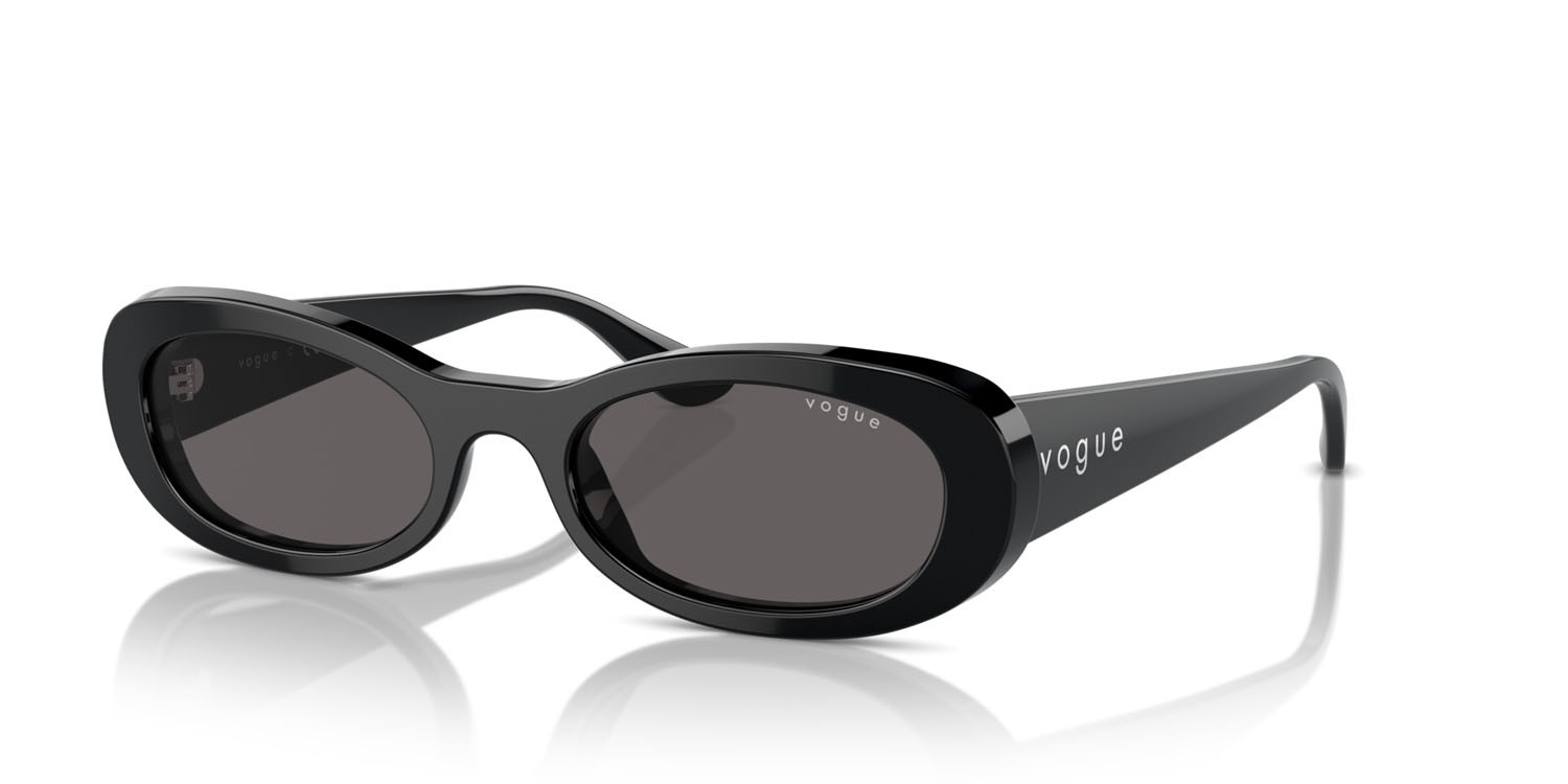 Occhiali da sole Vogue VO 5582S (W44/87) colore nero forma ovale lenti nero/grigio fumo