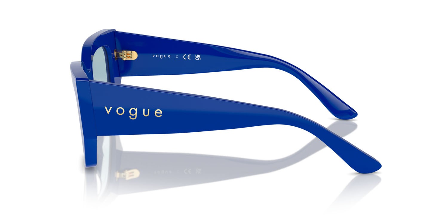 Sunglasses Vogue VO 5583S (316272) color blu pieno shape irregular lenses azzurro chiaro