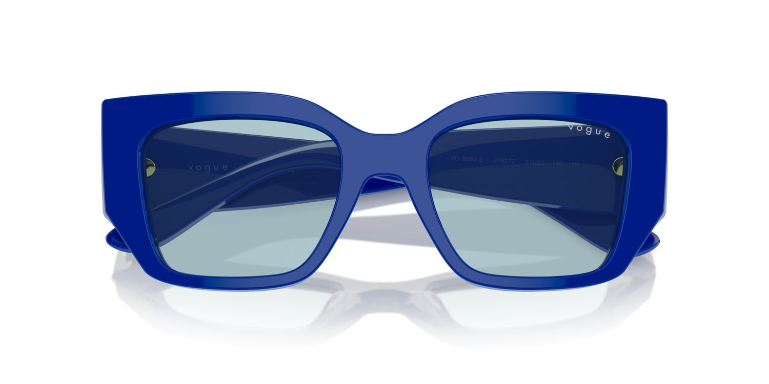 Sunglasses Vogue VO 5583S (316272) color blu pieno shape irregular lenses azzurro chiaro