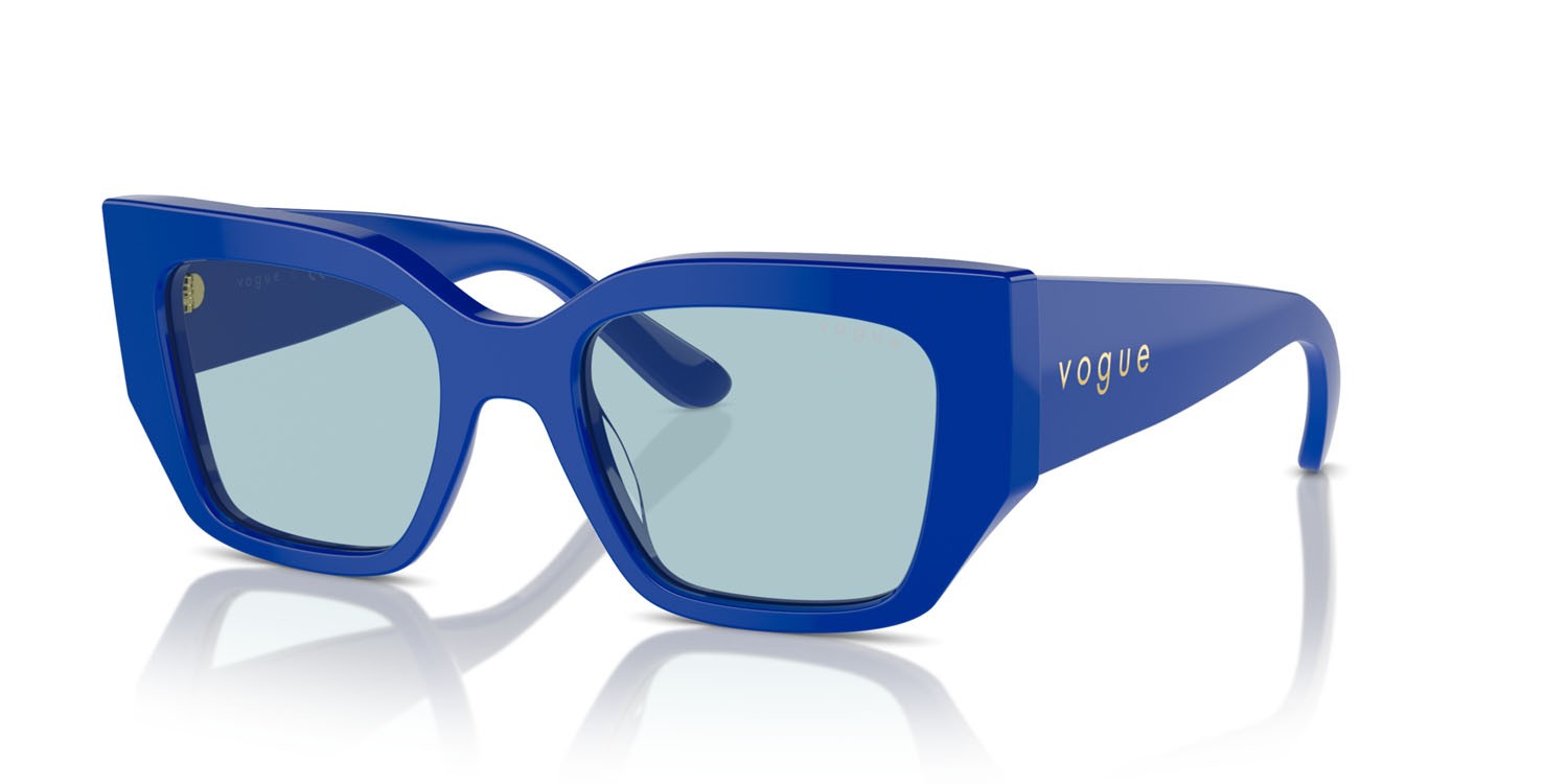 Sunglasses Vogue VO 5583S (316272) color blu pieno shape irregular lenses azzurro chiaro