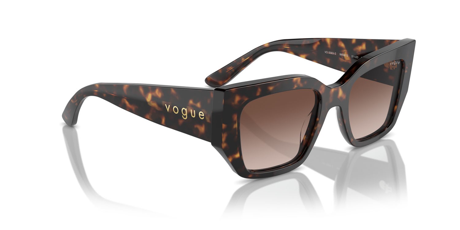 Occhiali da sole Vogue VO 5583S (W65613) colore havana scuro forma irregolare lenti marrone sfumato