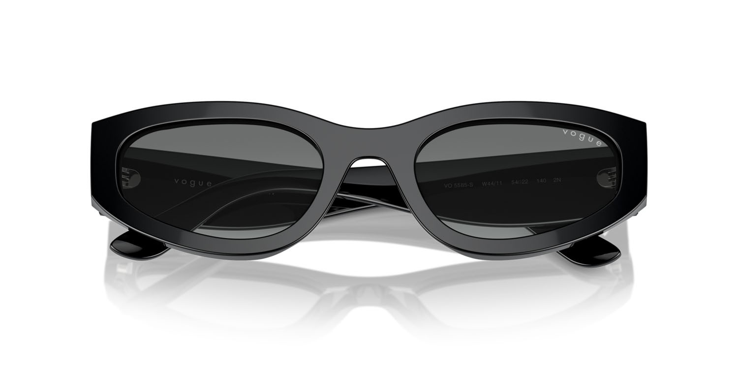 Sunglasses Vogue VO 5585S (W44/11) color nero shape irregular lenses grigio sfumato
